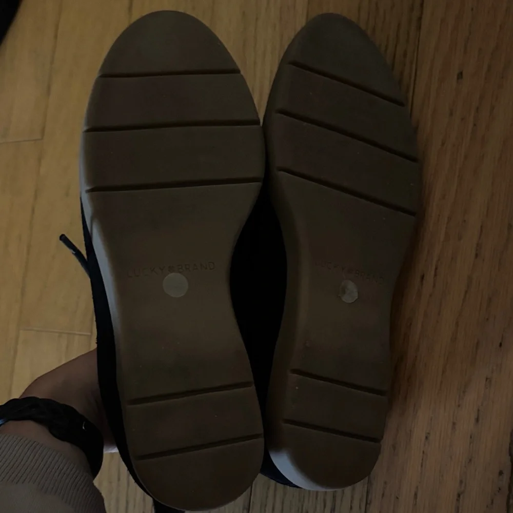 Black Shoes - Picture 2 of 12